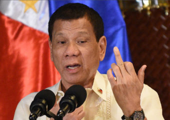 Rodrigo Duterte middle finger