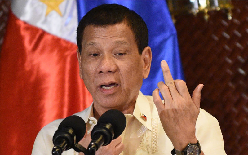 Rodrigo Duterte middle finger