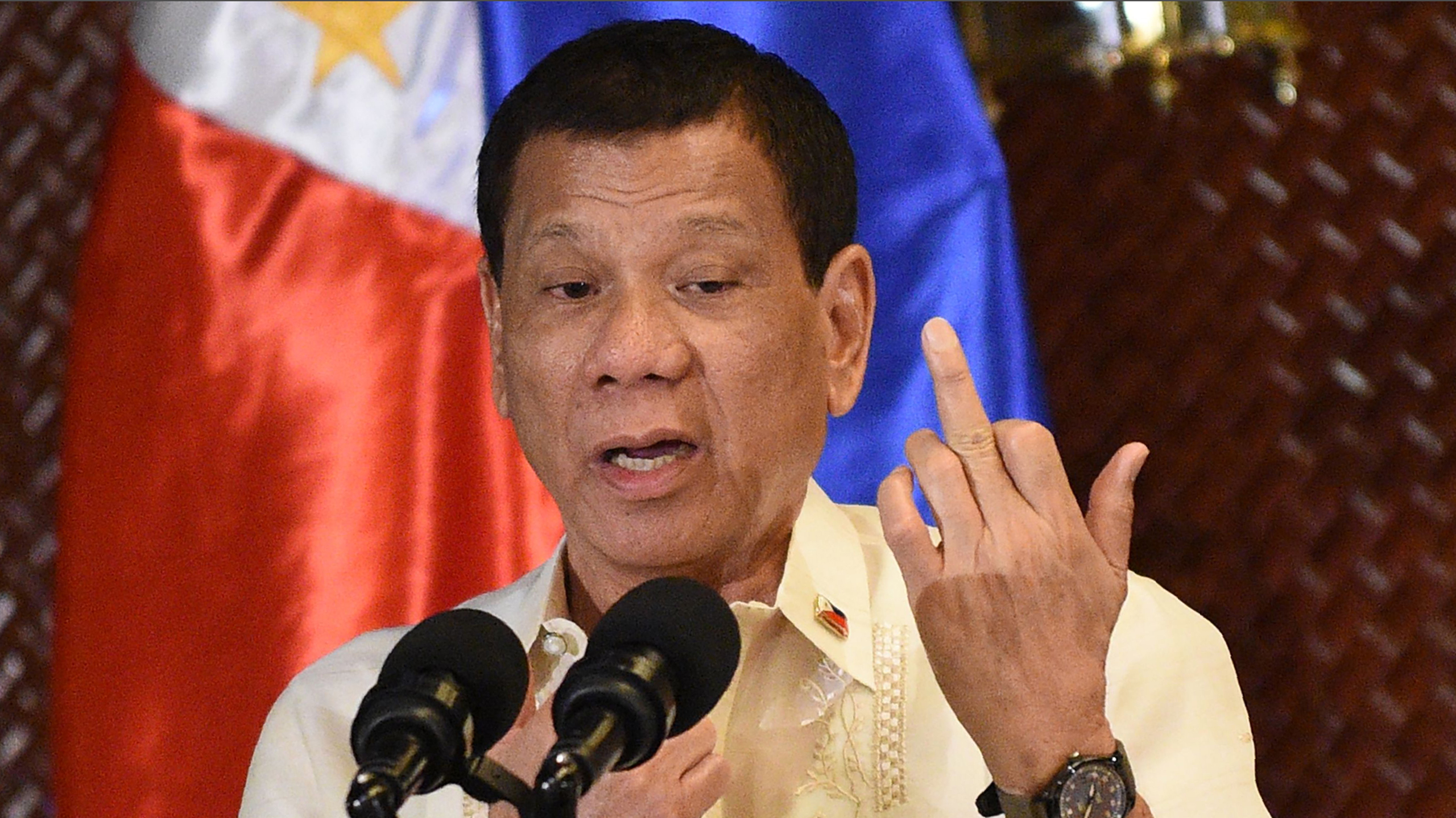 Rodrigo Duterte middle finger