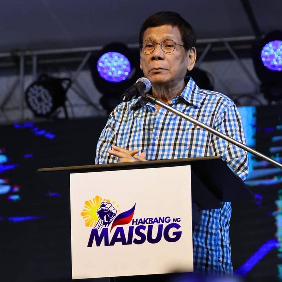 Former President Rodrigo Duterte speaking at the Hakbang ng Maisug forum.